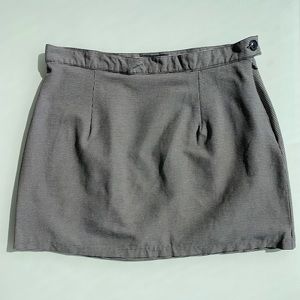 Skirt with black & white houndstooth pattern